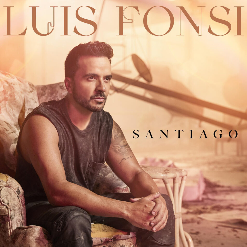 LUIS FONSI continúa ‘EL VIAJE’ musical con el estreno de su nuevo sencillo y video oficial “SANTIAGO”